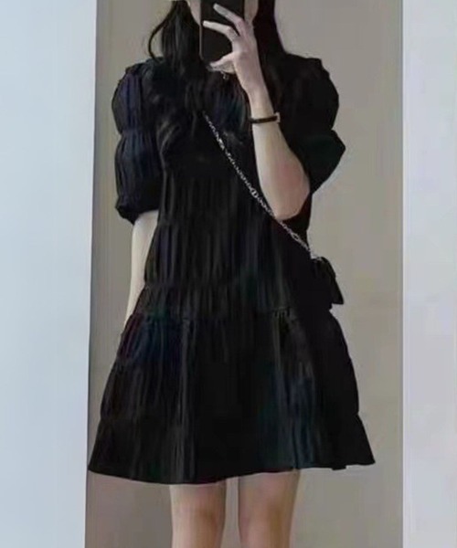 SPIGA(スピーガ)の「袖パフティアードワンピース(ワンピース・レディース・ブラック/ホワイト・SMALL/MEDIUM/LARGE/X-LARGE)」の1枚目の写真