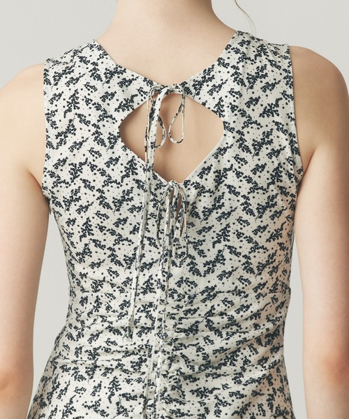 ME COUTURE（ミークチュール）の「フルールシャーリングドレス（ワンピース・レディース・ピンクベージュ/オフホワイト・0/1）」の8枚目の写真