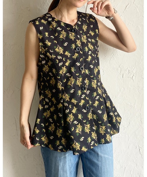 She's Closet(シーズクローゼット)の「花柄フラワープリント&アート柄タックフレアペプラムジレベスト(ベスト・レディース・ブラック系その他/ブラック/ベージュ系その他/ベージュ/ネイビー/ブルー系その他・FREE)」の10枚目の写真
