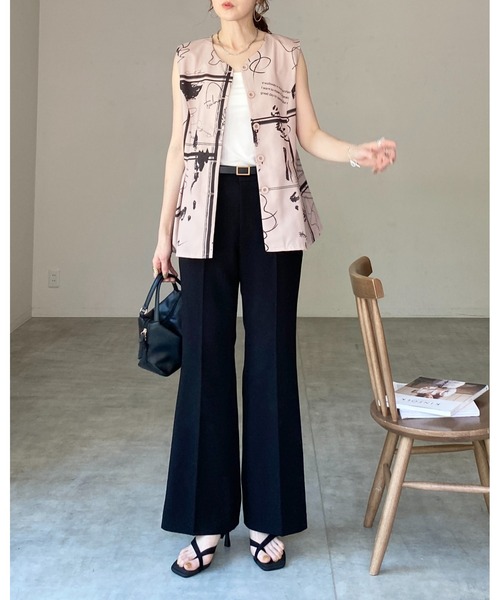 She's Closet(シーズクローゼット)の「花柄フラワープリント&アート柄タックフレアペプラムジレベスト(ベスト・レディース・ブラック系その他/ブラック/ベージュ系その他/ベージュ/ネイビー/ブルー系その他・FREE)」の13枚目の写真