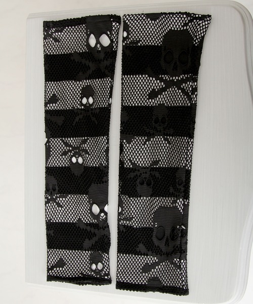 DearMyLove（ディアマイラブ）の「闇セーラー襟十字架スカーフチェーンストライプアームカバートップス（Tシャツ/カットソー・レディース・パープル/ボルドー/ブラック×ホワイト/ブラック・3L/LL/LARGE/MEDIUM）」の5枚目の写真