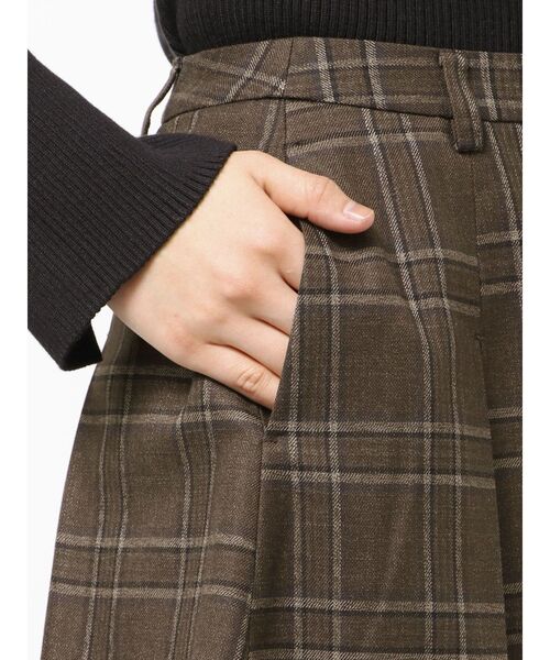 EMODA（エモダ）の「プリーツミニスカート（スカート・レディース・グレー/ブラック/ブラウン・MEDIUM/SMALL）」の16枚目の写真