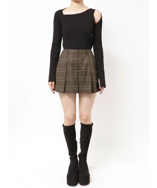 EMODA(エモダ)の「プリーツミニスカート(スカート・レディース・グレー/ブラック/ブラウン・MEDIUM/SMALL)」の19枚目の写真