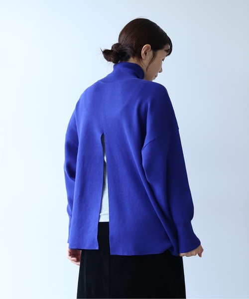 yuni（ユニ　）の「コットンスムース 2way ハイネックニット（ニット/セーター・レディース・ブラウン/サックスブルー/ブラック/ブルー・FREE）」の4枚目の写真