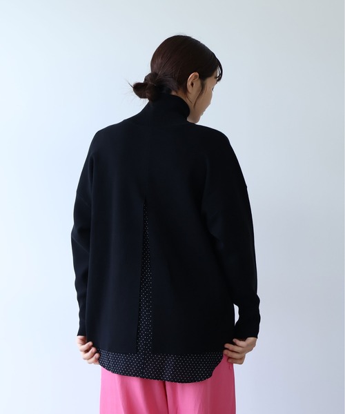 yuni（ユニ　）の「コットンスムース 2way ハイネックニット（ニット/セーター・レディース・ブラウン/サックスブルー/ブラック/ブルー・FREE）」の2枚目の写真