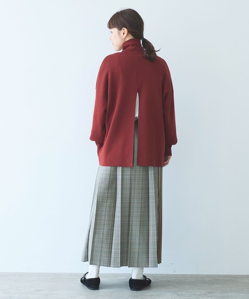 yuni（ユニ　）の「コットンスムース 2way ハイネックニット（ニット/セーター・レディース・ブラウン/サックスブルー/ブラック/ブルー・FREE）」の10枚目の写真