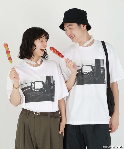 GLOBAL WORK(グローバルワーク)の「※石田真澄/フォトTシャツ/半袖/494906(Tシャツ/カットソー・メンズ・ネイビー/ホワイト系その他2/チャコールグレー/サックスブルー/ピンク系その他/ホワイト系その他3/ホワイト系その他/ホワイト系その他4・MEDIUM/LARGE/SMALL/X-LARGE)」の4枚目の写真