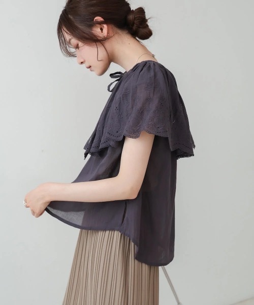 Bab(バブ)の「コットンボイルパンチングレースブラウス(シャツ/ブラウス・レディース・ブルー/アイボリー/チャコールグレー・MEDIUM)」の16枚目の写真