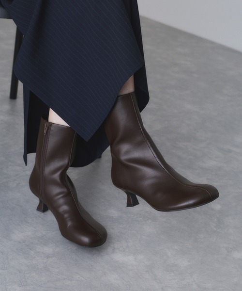 ADAM ET ROPE'（アダムエロペ）の「ラウンドブーツ（ブーツ・レディース・ダークブラウン/ブラック・23/24.5/24/23.5）」の3枚目の写真