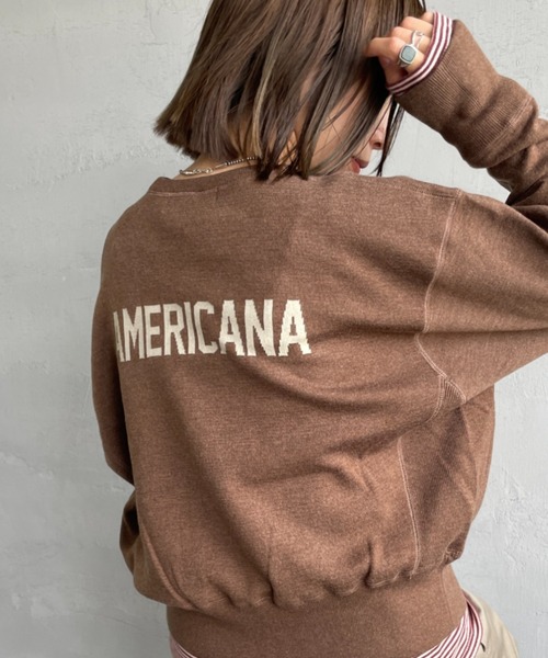 AMERICANA（アメリカーナ）の「【FUDGE 11月号掲載】[Americana/アメリカーナ] 別注 ショート丈 バックロゴ スウェットライク クルーネックニット（ニット/セーター・レディース・ブラウン/グレー/ブラック/ワイン・ONE SIZE）」の4枚目の写真
