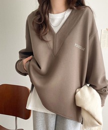 抜け感と上品さを両立。深めのネックで小顔見え♪ 胸刺繍Vネックダンボールニットトップス(長袖)