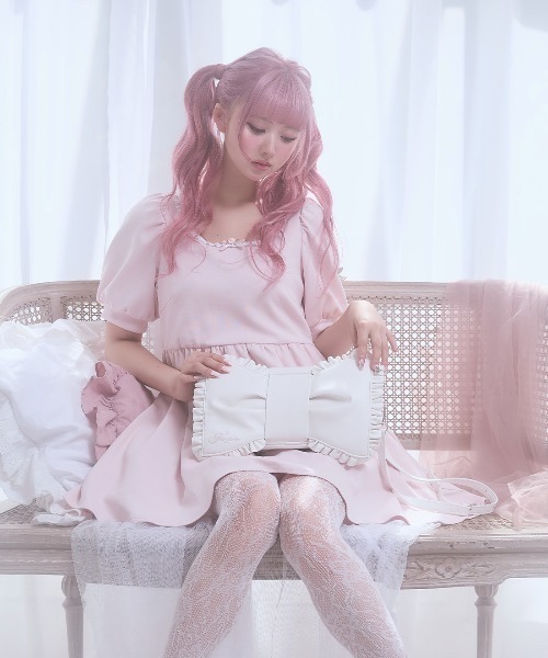 Fiorforte（フィオルフォルテ）の「Ribbon frill shoulder bag（ショルダーバッグ・レディース・ベビーピンク/ホワイト/ピンク・FREE）」の4枚目の写真