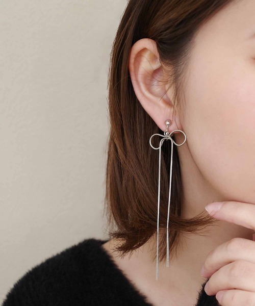 CERCA(チェルカ)の「saran jewelry/ロング リボンチェーン イヤリング(イヤリング・レディース・シルバー/ゴールド・FREE)」の1枚目の写真