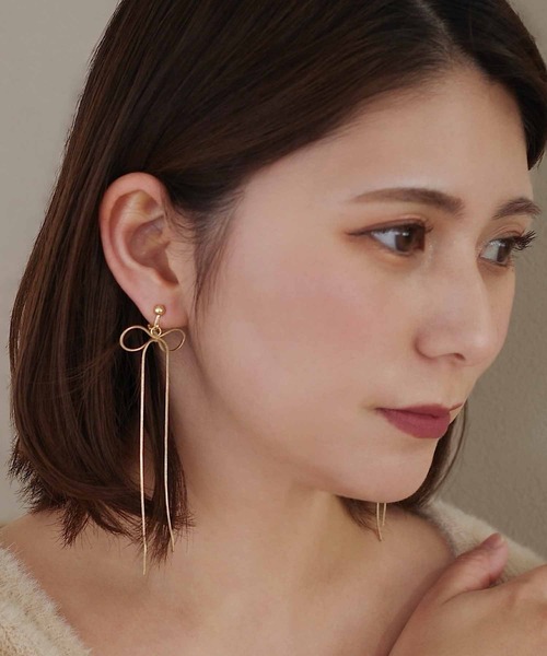 CERCA(チェルカ)の「saran jewelry/ロング リボンチェーン イヤリング(イヤリング・レディース・シルバー/ゴールド・FREE)」の5枚目の写真