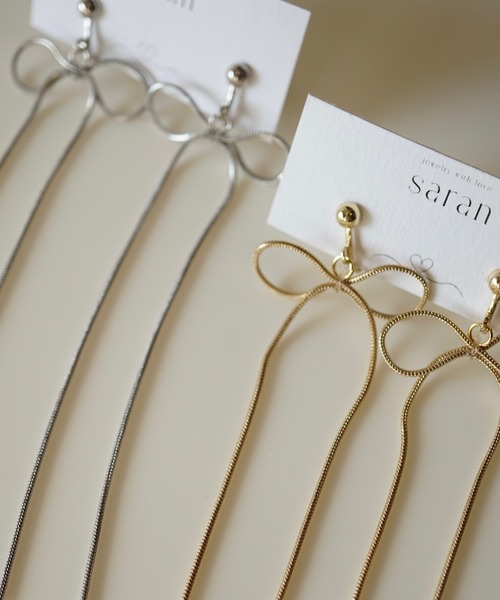 CERCA(チェルカ)の「saran jewelry/ロング リボンチェーン イヤリング(イヤリング・レディース・シルバー/ゴールド・FREE)」の6枚目の写真