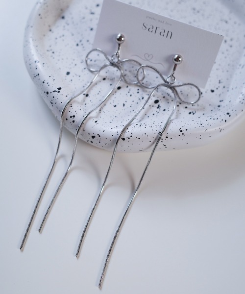 CERCA(チェルカ)の「saran jewelry/ロング リボンチェーン イヤリング(イヤリング・レディース・シルバー/ゴールド・FREE)」の7枚目の写真