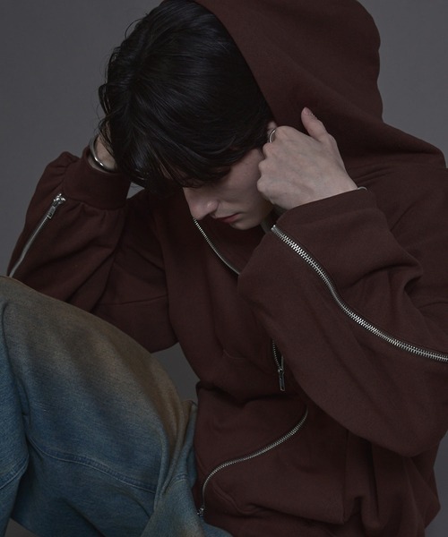 ANEDIST（アンディスト）の「Deformation double zip hoodie / ディフォーメーションダブルジップフーディ（パーカー・メンズ・ブラック/杢グレー/ブラウン・L/M）」の19枚目の写真