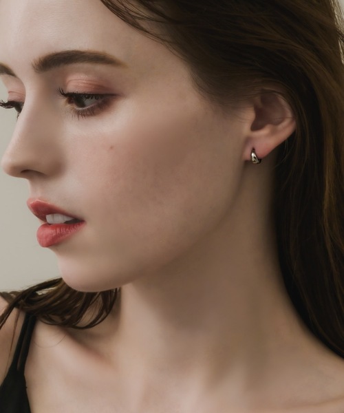 muku（ムク）の「PIERCE/MINI DROPHOOP（ピアス（両耳用）・レディース・ゴールド/シルバー・FREE）」の2枚目の写真