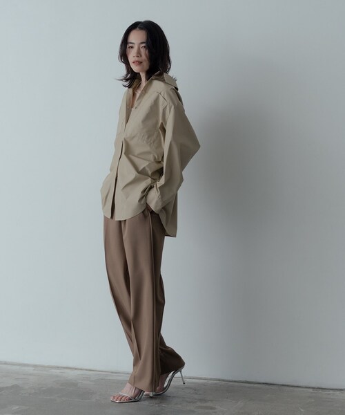 GALLEST（ギャレスト）の「Timeless｜ビッグポケットフォルムシャツ（シャツ/ブラウス・レディース・ブルー系7/チャコールグレー/ホワイト/ベージュ・34/38）」の14枚目の写真