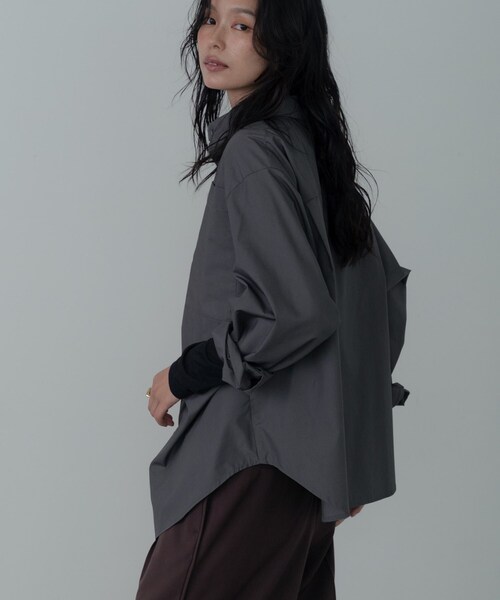 GALLEST（ギャレスト）の「Timeless｜ビッグポケットフォルムシャツ（シャツ/ブラウス・レディース・ブルー系7/チャコールグレー/ホワイト/ベージュ・34/38）」の5枚目の写真