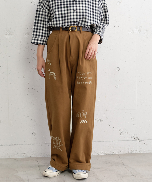 POU DOU DOU(プードゥドゥ)の「JOiEランダムロゴ刺繍パンツ(その他パンツ・レディース・キナリ/ブラウン/ネイビー・M)」の1枚目の写真