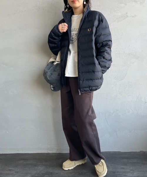 FRED PERRY（フレッドペリー）の「[FRED PERRY/フレッドペリー] ワンポイントロゴ刺繍 インサレートジャケット（ブルゾン・レディース・ネイビー/ブラック・L/M）」の6枚目の写真