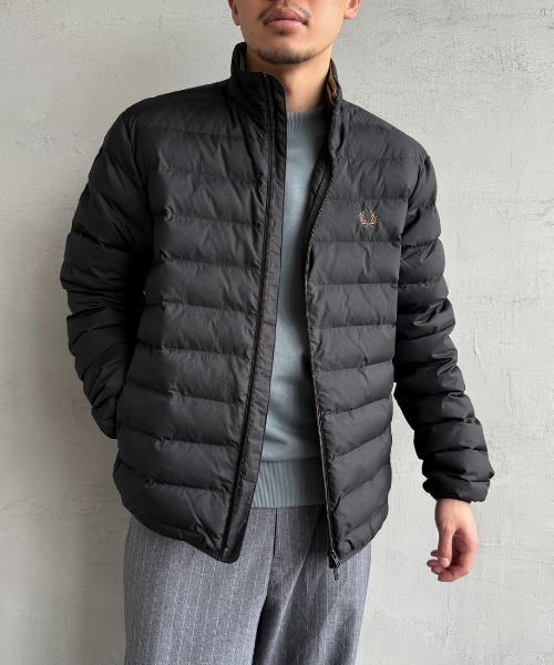 FRED PERRY（フレッドペリー）の「[FRED PERRY/フレッドペリー] ワンポイントロゴ刺繍 インサレートジャケット（ブルゾン・レディース・ネイビー/ブラック・L/M）」の19枚目の写真