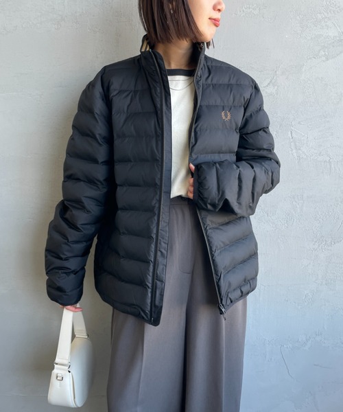 FRED PERRY（フレッドペリー）の「[FRED PERRY/フレッドペリー] ワンポイントロゴ刺繍 インサレートジャケット（ブルゾン・レディース・ネイビー/ブラック・L/M）」の9枚目の写真