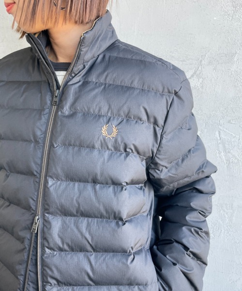FRED PERRY（フレッドペリー）の「[FRED PERRY/フレッドペリー] ワンポイントロゴ刺繍 インサレートジャケット（ブルゾン・レディース・ネイビー/ブラック・L/M）」の16枚目の写真
