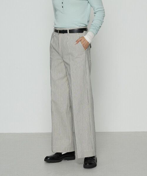 COMME CA Wardrobe（コムサワードローブ）の「ヒッコリーストライプ パンツ（その他パンツ・レディース・ブラック/キナリ・11号/9号）」の2枚目の写真