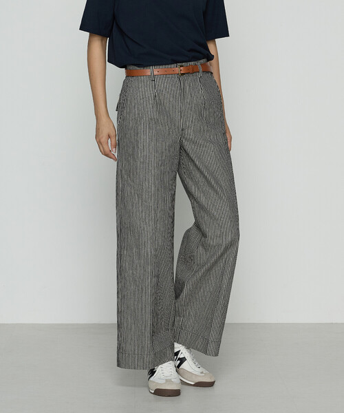 COMME CA Wardrobe（コムサワードローブ）の「ヒッコリーストライプ パンツ（その他パンツ・レディース・ブラック/キナリ・11号/9号）」の8枚目の写真