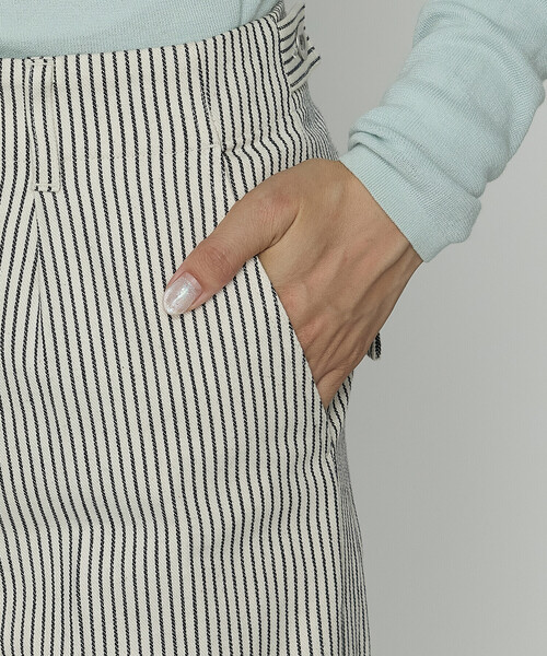 COMME CA Wardrobe（コムサワードローブ）の「ヒッコリーストライプ パンツ（その他パンツ・レディース・ブラック/キナリ・11号/9号）」の15枚目の写真
