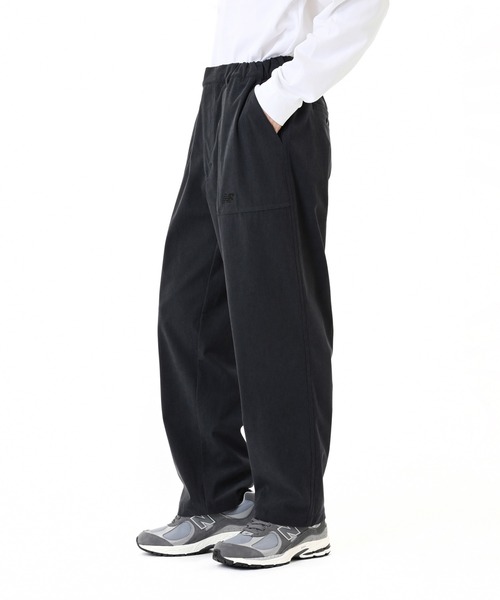 NEW BALANCE(ニューバランス)の「ストレッチコーデュロイベイカーパンツ(その他パンツ・メンズ・グレイッシュベージュ/チャコールグレー・SMALL/MEDIUM/LARGE/X-LARGE/XX-LARGE)」の6枚目の写真