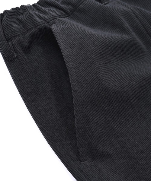 NEW BALANCE(ニューバランス)の「ストレッチコーデュロイベイカーパンツ(その他パンツ・メンズ・グレイッシュベージュ/チャコールグレー・SMALL/MEDIUM/LARGE/X-LARGE/XX-LARGE)」の14枚目の写真