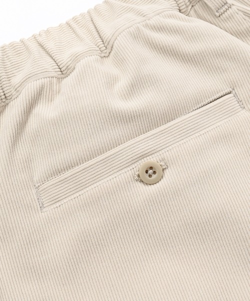 NEW BALANCE(ニューバランス)の「ストレッチコーデュロイベイカーパンツ(その他パンツ・メンズ・グレイッシュベージュ/チャコールグレー・SMALL/MEDIUM/LARGE/X-LARGE/XX-LARGE)」の11枚目の写真