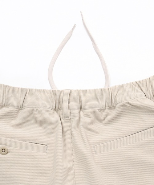 NEW BALANCE(ニューバランス)の「ストレッチコーデュロイベイカーパンツ(その他パンツ・メンズ・グレイッシュベージュ/チャコールグレー・SMALL/MEDIUM/LARGE/X-LARGE/XX-LARGE)」の19枚目の写真