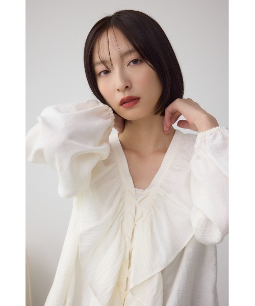 AZUL by moussy(アズールバイマウジー)の「【着丈バリエ】レースアップラッフルブラウス(シャツ/ブラウス・レディース・ブラック/サックスブルー/アイボリー・SMALL/MEDIUM)」の4枚目の写真