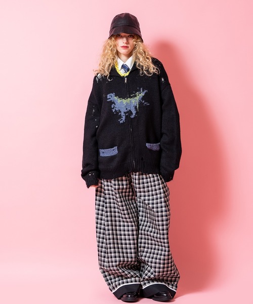 a.p.o.v.（エーピーオービー）の「a.p.o.v. ダイナソージャガードダメージニットジップアップセーター（ニット/セーター・メンズ・ブラック・ONESIZE）」の7枚目の写真