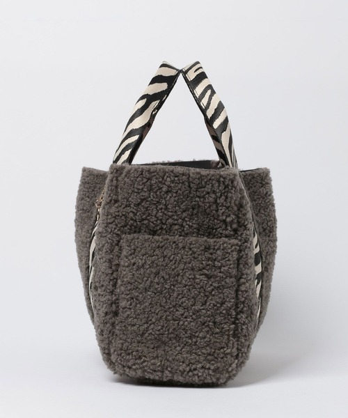 Elura（エルーラ）の「ボアリバーシブルトートM/601053（トートバッグ・レディース・ベージュ/グレー・FREE）」の12枚目の写真