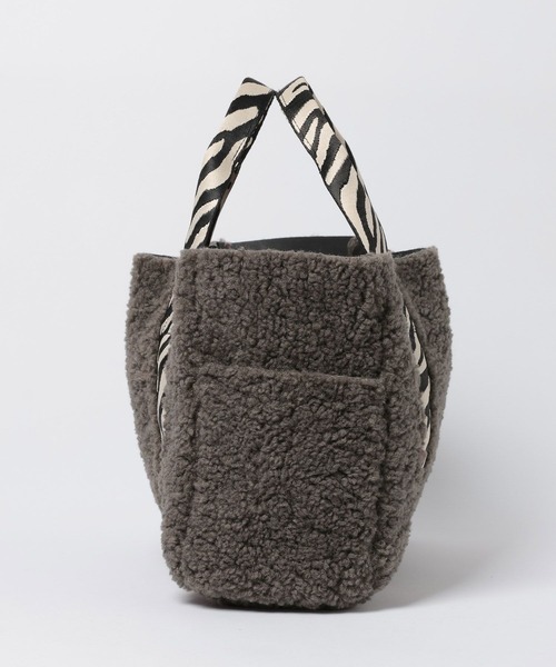 Elura（エルーラ）の「ボアリバーシブルトートM/601053（トートバッグ・レディース・ベージュ/グレー・FREE）」の14枚目の写真
