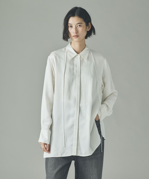 Curensology(カレンソロジー)の「Curensology(カレンソロジー)/キュプラサテンシャツ(シャツ/ブラウス・レディース・ブラック/ホワイト・FREE)」の2枚目の写真