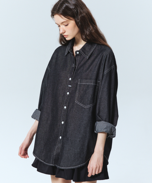 NICK&NICOLE(ニックアンドニコール)の「MINIMAL CLASSIC DENIM SHIRTS_BLACK(シャツ/ブラウス・レディース・その他・FREE)」の2枚目の写真