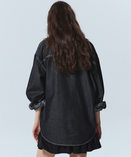 NICK&NICOLE(ニックアンドニコール)の「MINIMAL CLASSIC DENIM SHIRTS_BLACK(シャツ/ブラウス・レディース・その他・FREE)」の3枚目の写真