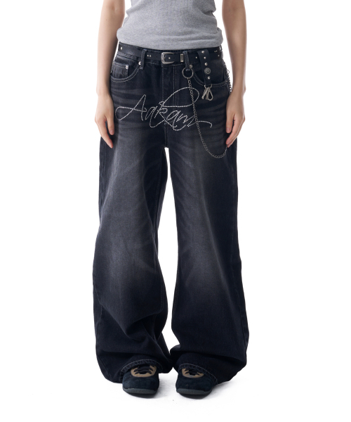 AAKAM ブラックストレートデニム セール】Rhinestone Washed Denim Pants (Black)（デニムパンツ