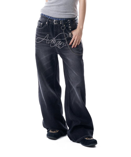 AAKAM（アーカム）の「Rhinestone Washed Denim Pants (Black)（デニムパンツ・レディース・その他・1/2）」の3枚目の写真