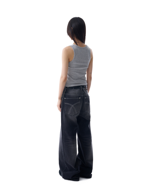 AAKAM（アーカム）の「Rhinestone Washed Denim Pants (Black)（デニムパンツ・レディース・その他・1/2）」の7枚目の写真