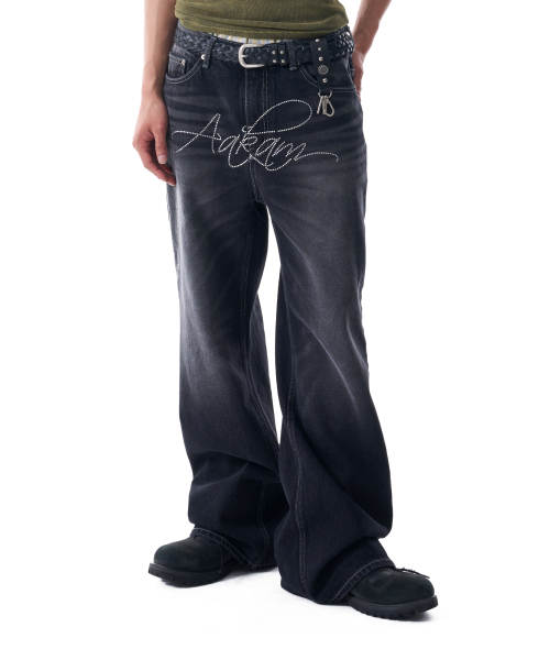 AAKAM（アーカム）の「Rhinestone Washed Denim Pants (Black)（デニムパンツ・レディース・その他・1/2）」の11枚目の写真