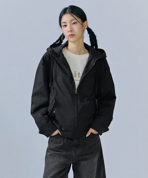 CHASECULT(チェイスカルト)の「レディースルーズフィット変形フードジャケット-CERG4161B03(ナイロンジャケット・レディース・ブラック・FRE)」の1枚目の写真
