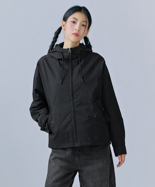 CHASECULT(チェイスカルト)の「レディースルーズフィット変形フードジャケット-CERG4161B03(ナイロンジャケット・レディース・ブラック・FRE)」の5枚目の写真