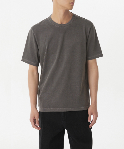 MUSINSA STANDARD（ムシンサスタンダード）の「ピグメントベーシッククルーネックTシャツ[チャコールグレー]（Tシャツ/カットソー・メンズ・その他・XX-LARGE/XXX-LARGE/SMALL/MEDIUM/LARGE/X-LARGE）」の2枚目の写真